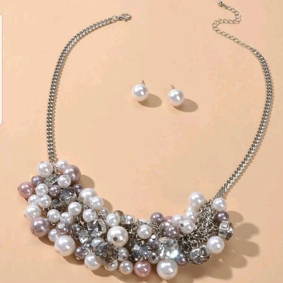 Pearl and Glass Cluster Necklace and Earrings - Picture 4 of 4